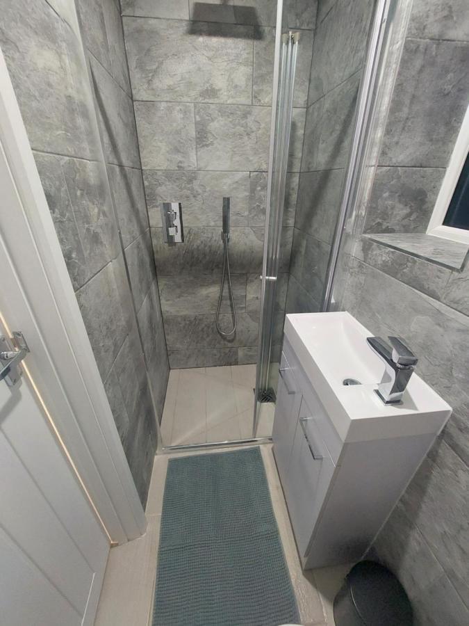 New, Stylish Studio Flat With Private Patio And Free On-Street Parking Check Out At 11Am Bournemouth Exterior photo